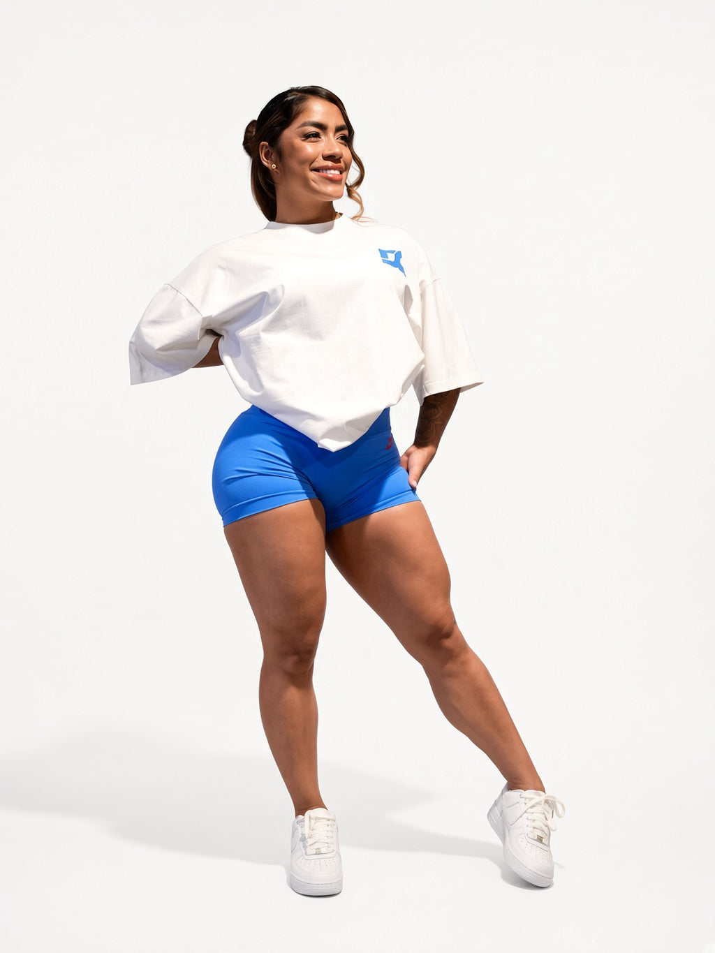 Velcro White with blue oversized T-shirt