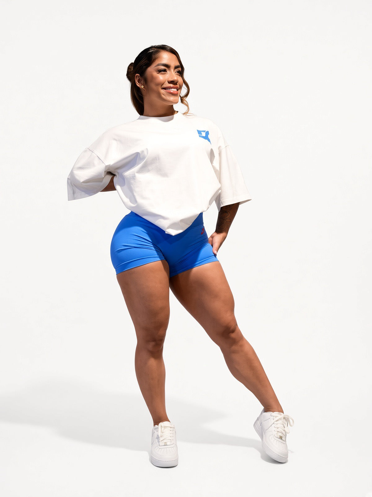 Velcro White with blue oversized T-shirt