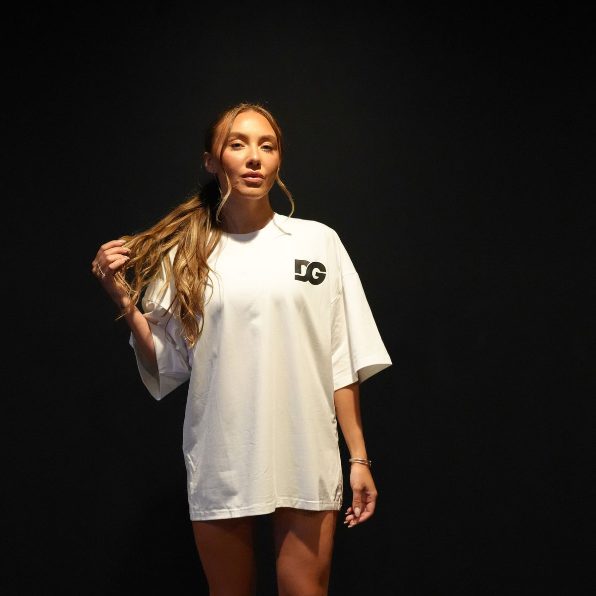 Velcro white with black oversized T-shirt
