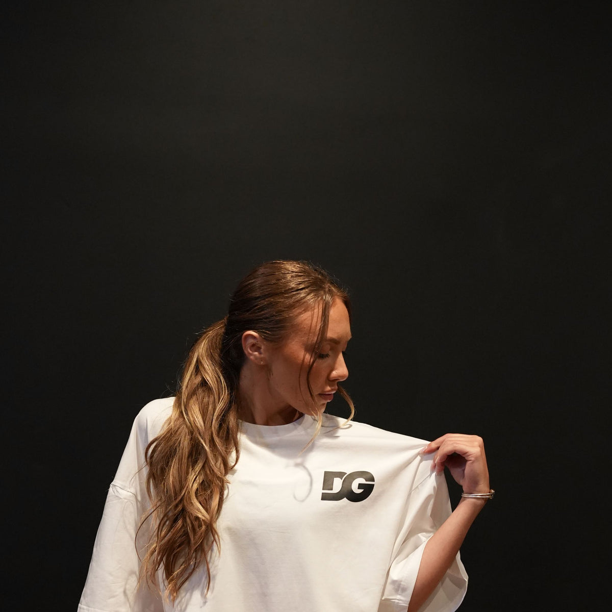 Velcro white with black oversized T-shirt